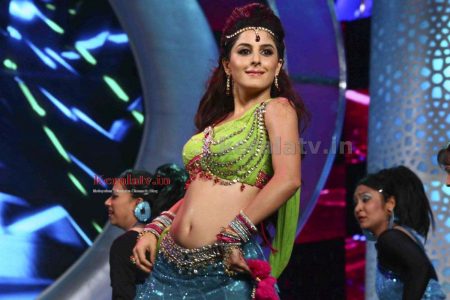 Isha Talwar Hot