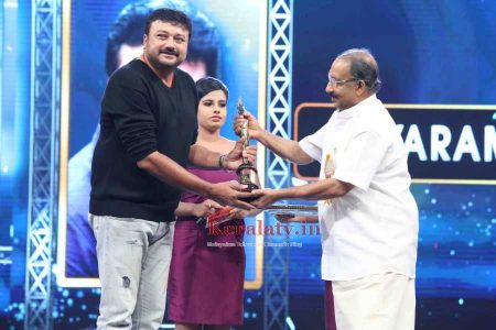 Jayaram at Asianet Film Awards 2015Jayaram at Asianet Film Awards 2015