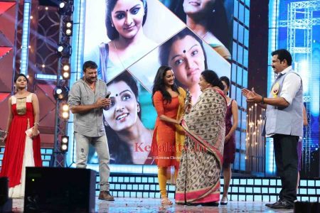 Manju Warrier at Asianet Film Awards 2015